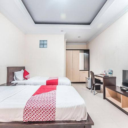Oyo 1667 Wisma Lux Barkah Jakarta Exterior foto