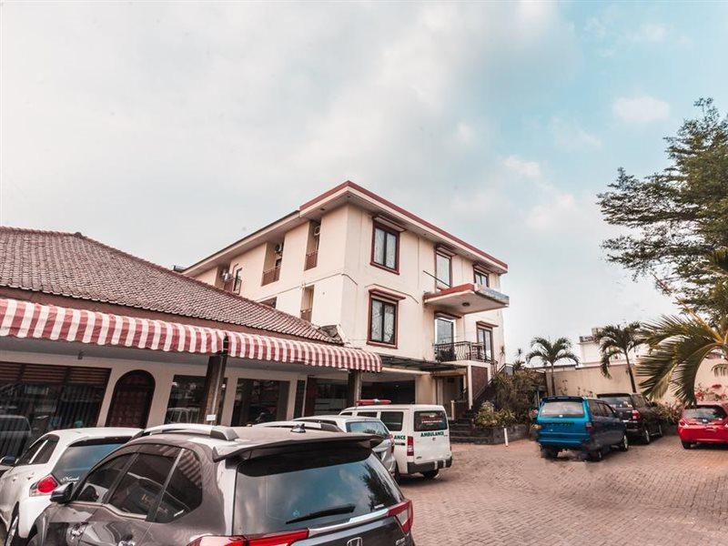 Oyo 1667 Wisma Lux Barkah Jakarta Exterior foto