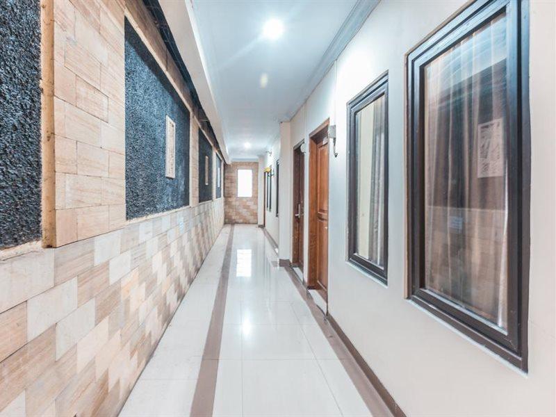 Oyo 1667 Wisma Lux Barkah Jakarta Korridore foto
