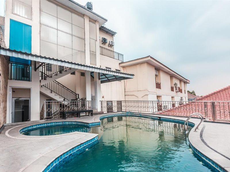 Oyo 1667 Wisma Lux Barkah Jakarta Swimmingpool foto