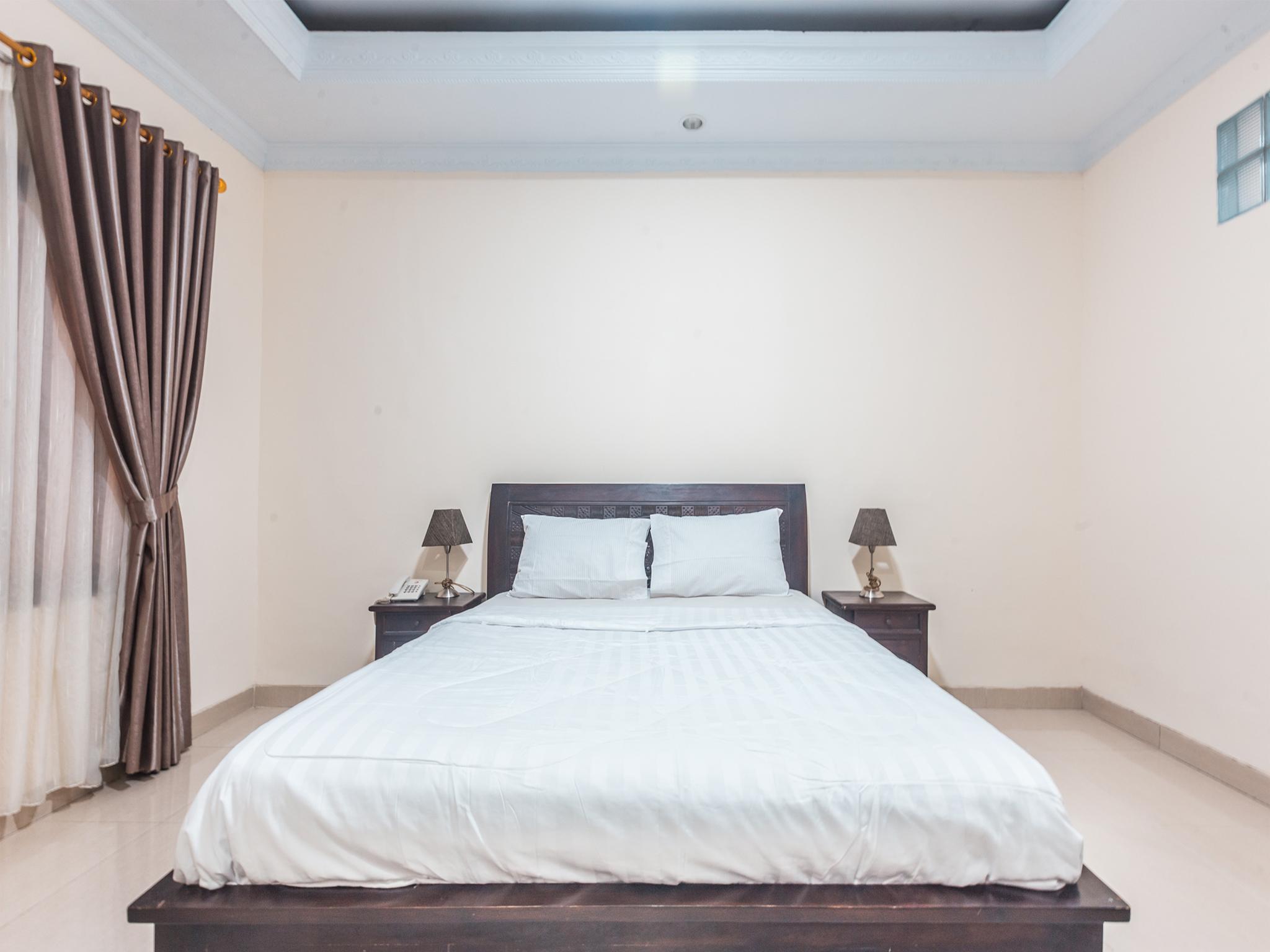 Oyo 1667 Wisma Lux Barkah Jakarta Exterior foto