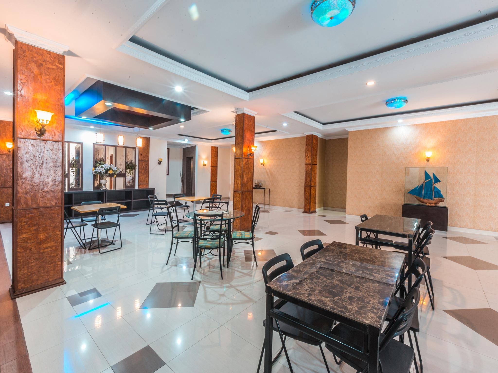 Oyo 1667 Wisma Lux Barkah Jakarta Exterior foto