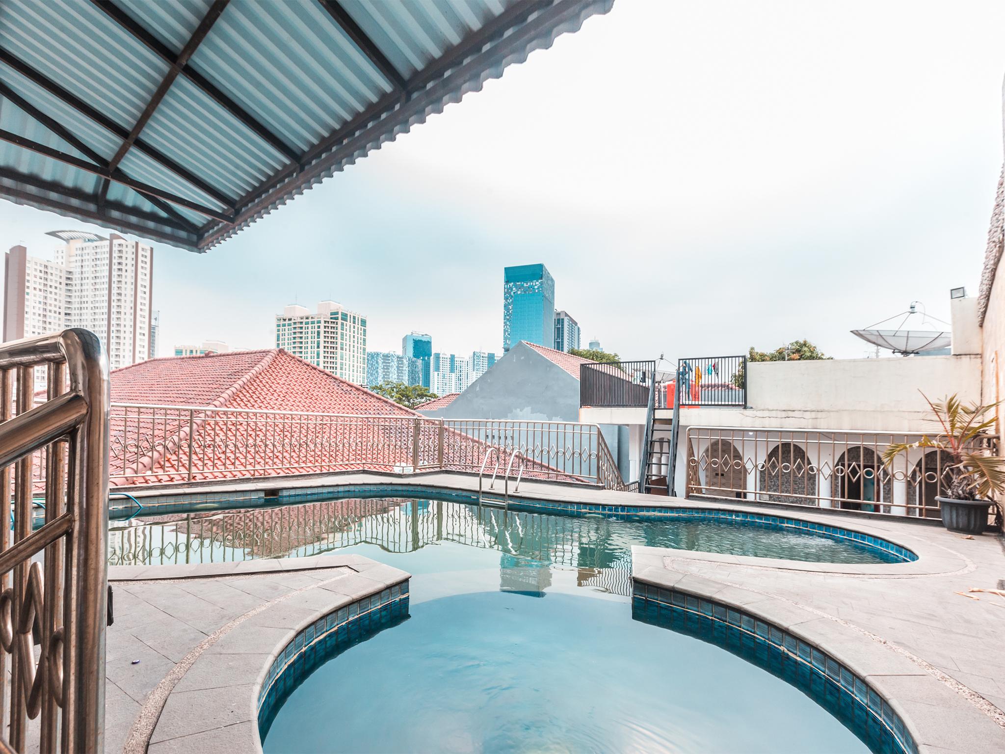 Oyo 1667 Wisma Lux Barkah Jakarta Exterior foto