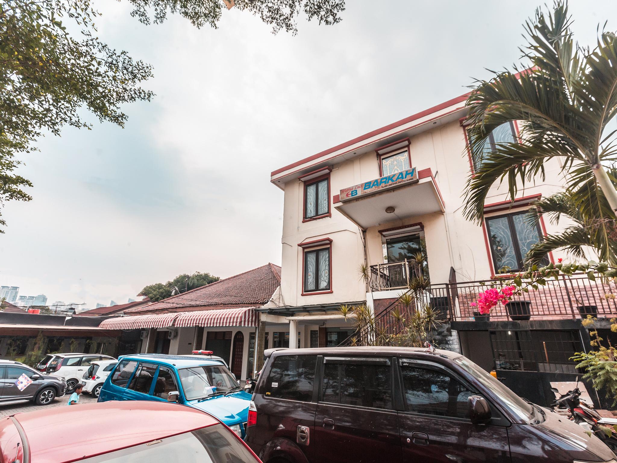 Oyo 1667 Wisma Lux Barkah Jakarta Exterior foto