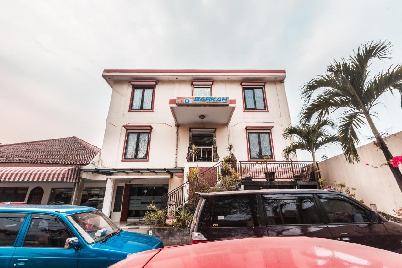 Oyo 1667 Wisma Lux Barkah Jakarta Exterior foto